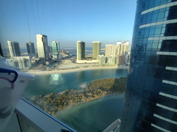 Stunning 2-bedroom apartment for sale in Hydra Avenue Towers