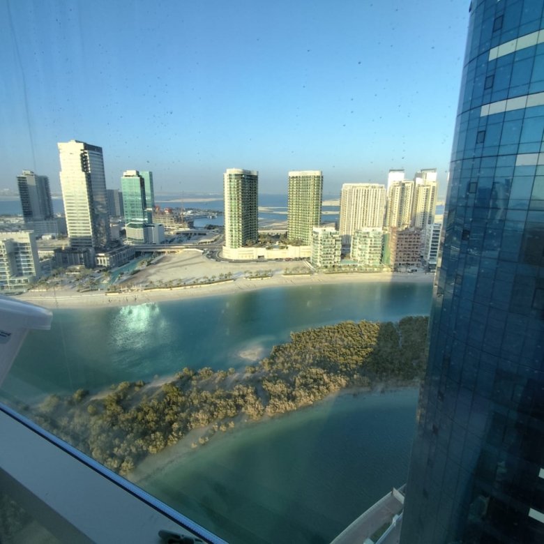Stunning 2-bedroom apartment for sale in Hydra Avenue Towers