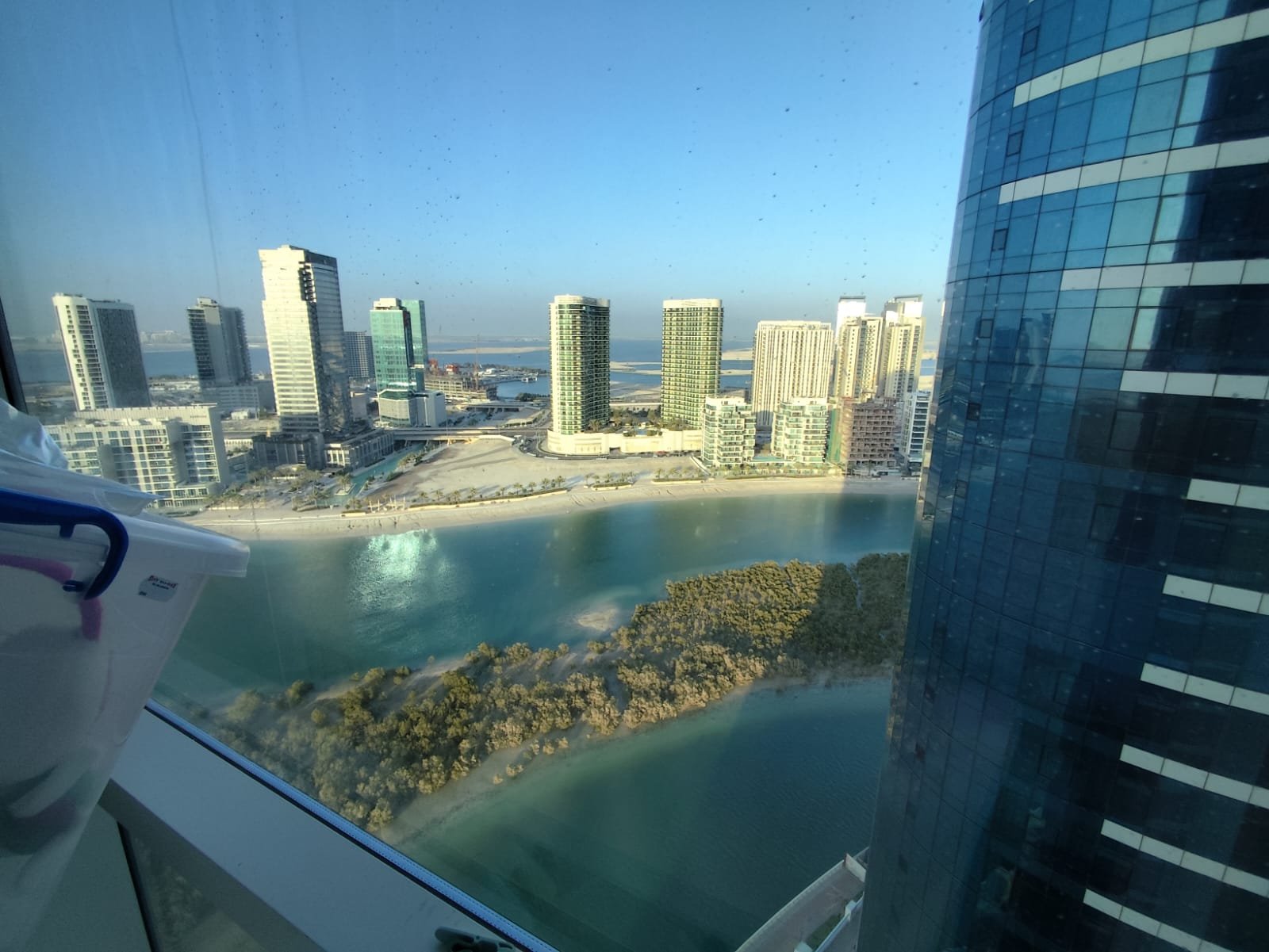 Stunning 2-bedroom apartment for sale in Hydra Avenue Towers
